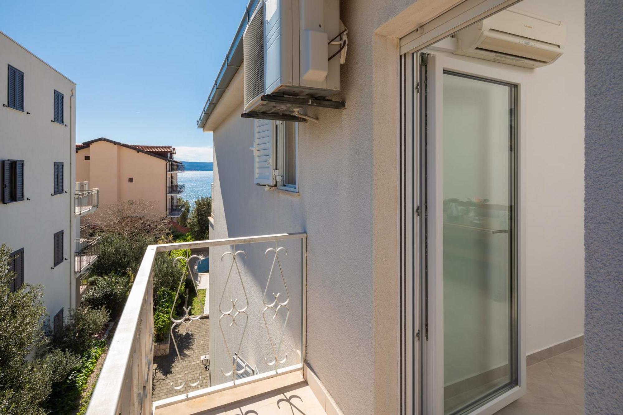 Sunshine Suites Omiš Exterior foto