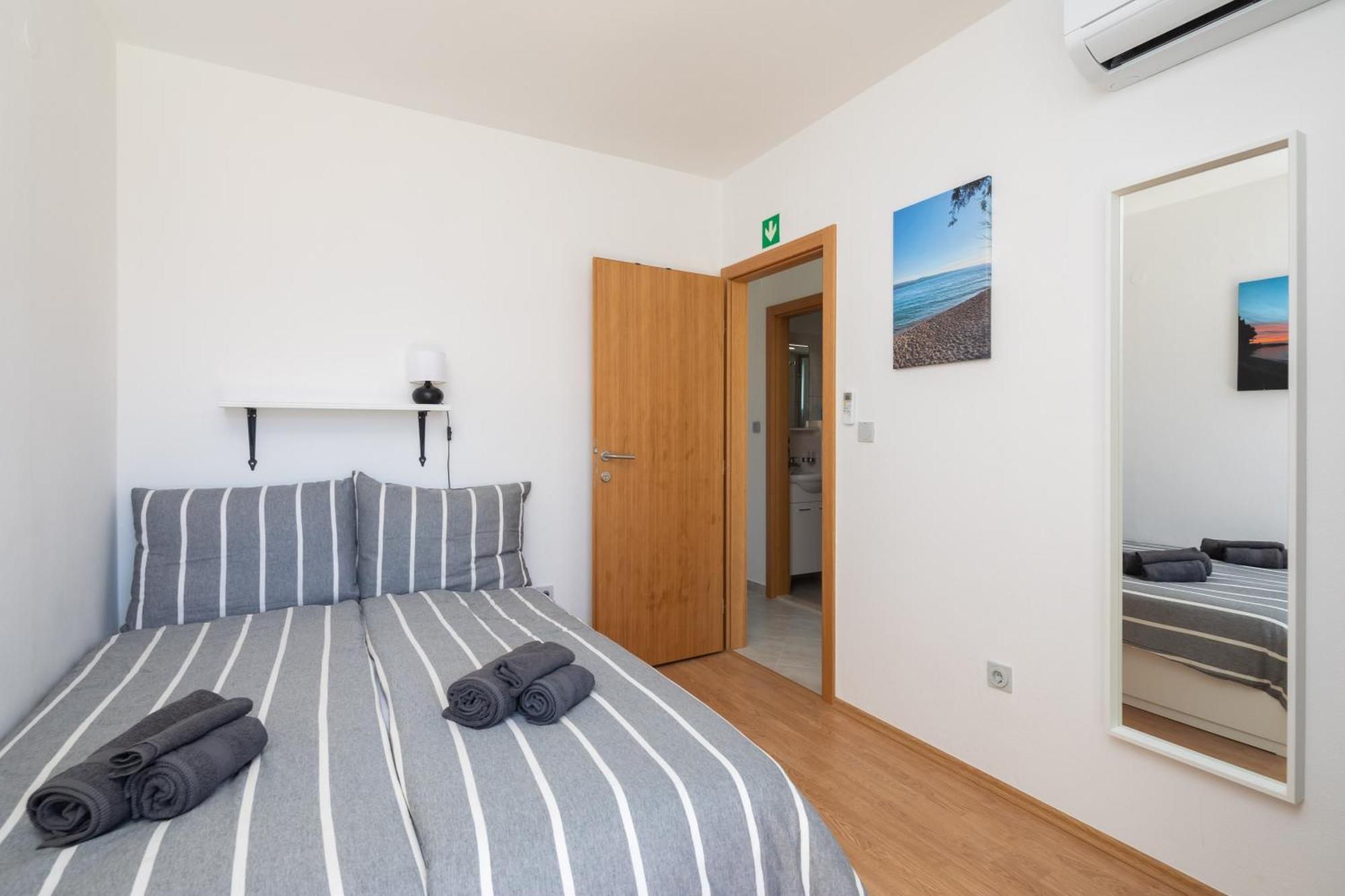 Sunshine Suites Omiš Exterior foto