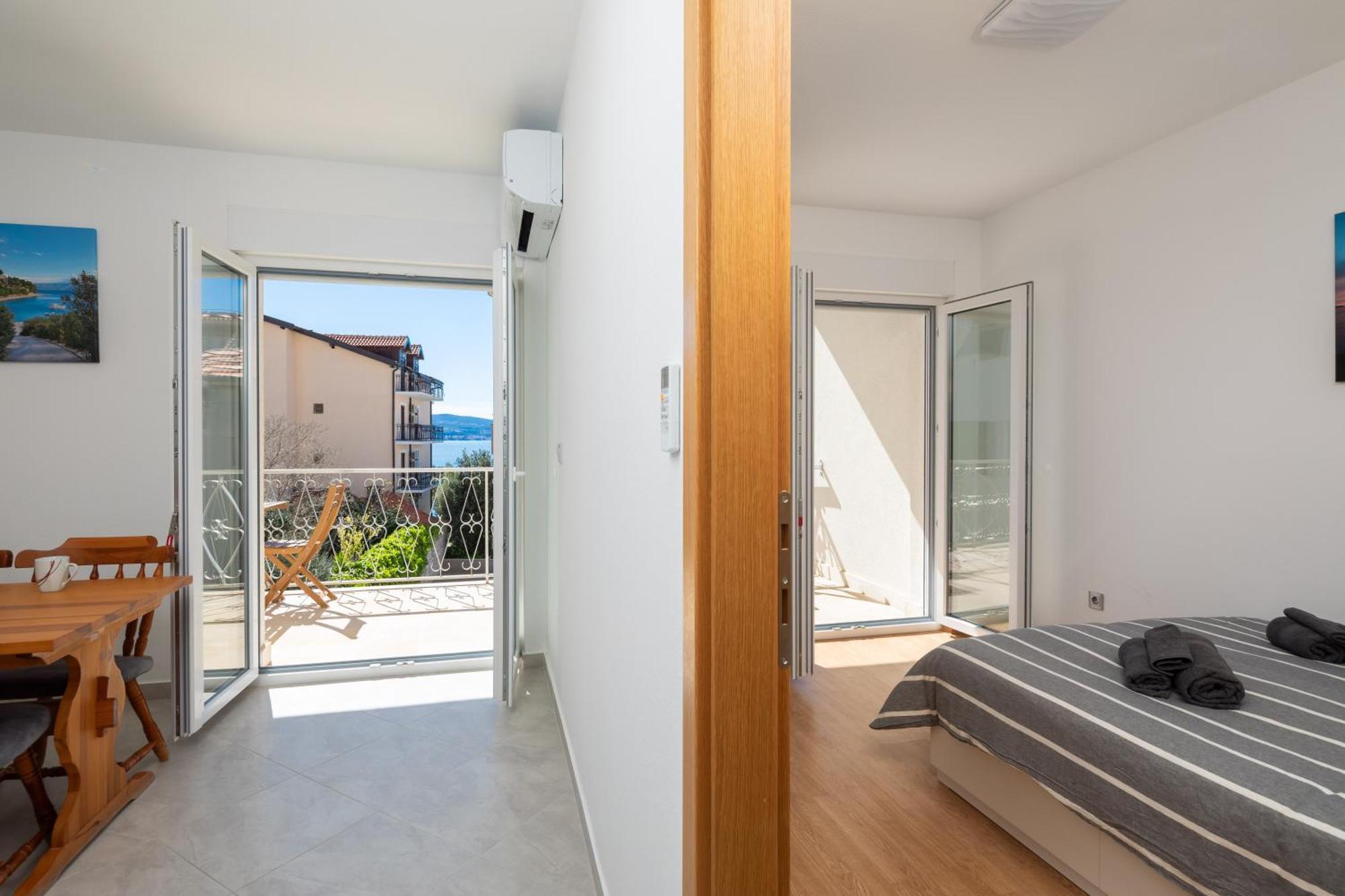 Sunshine Suites Omiš Exterior foto