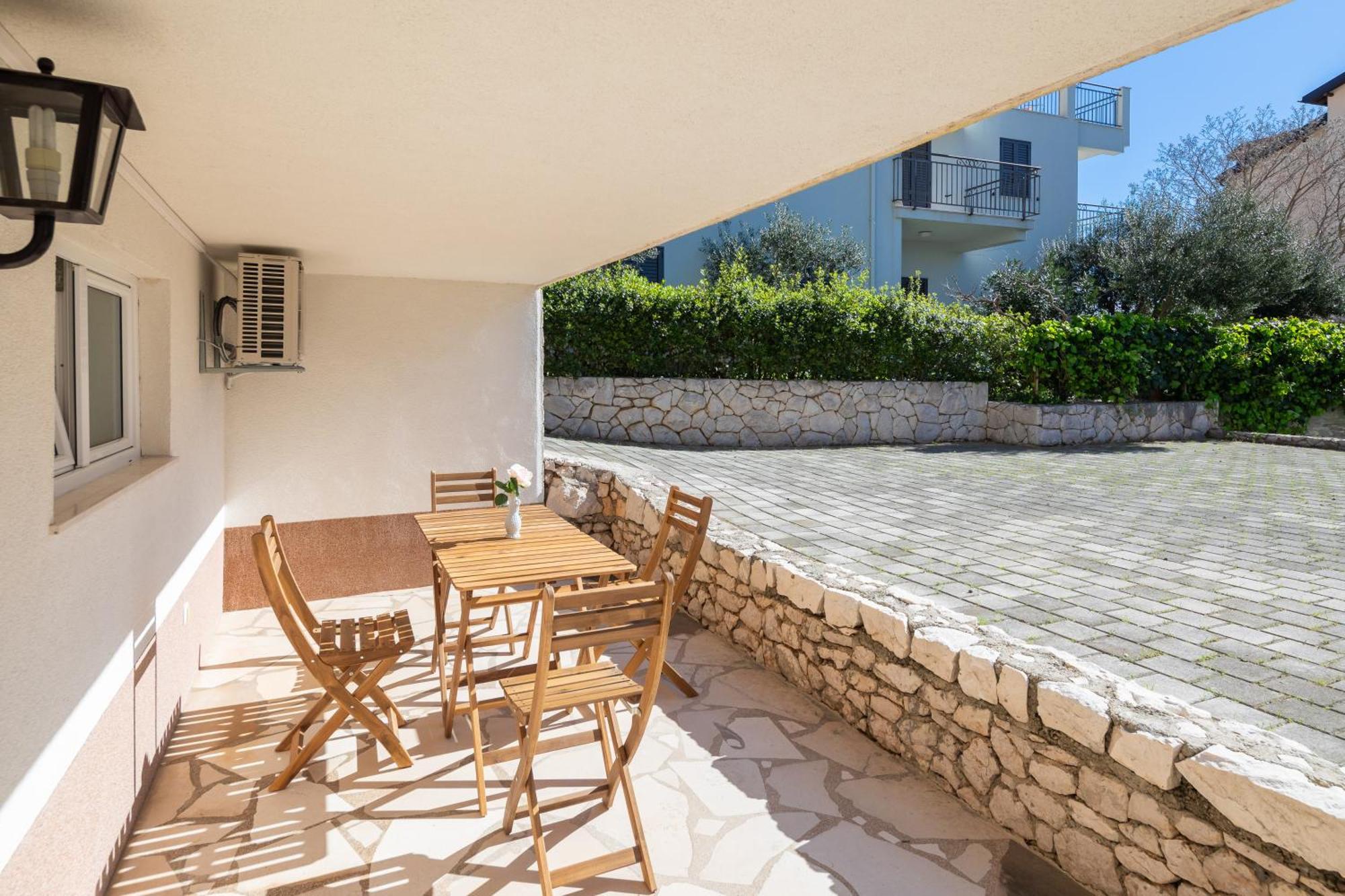 Sunshine Suites Omiš Exterior foto